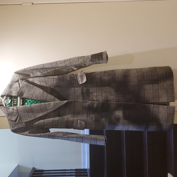 NWT Guess coat size medium - Picture 4 of 11